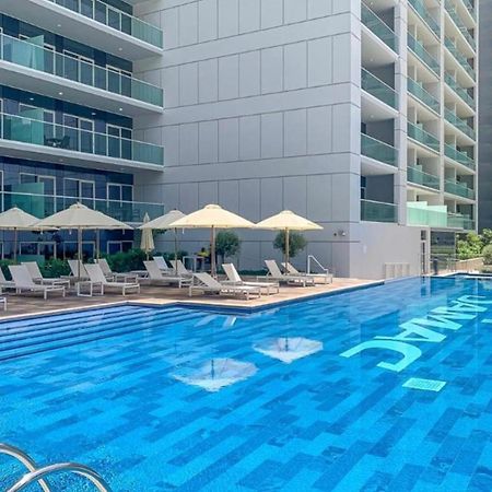 شقة New Luxury Modern Canal View. دبي المظهر الخارجي الصورة