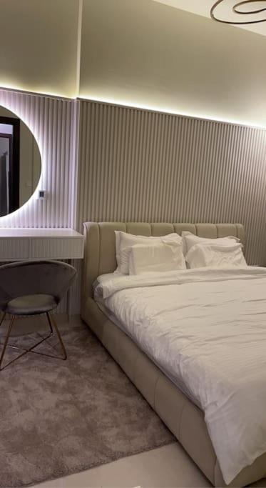 شقة New Luxury Modern Canal View. دبي المظهر الخارجي الصورة