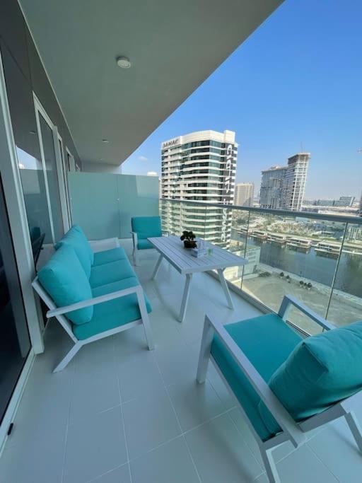 شقة New Luxury Modern Canal View. دبي المظهر الخارجي الصورة