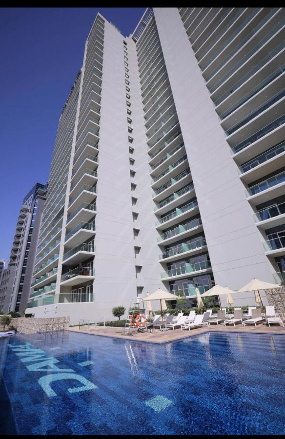 شقة New Luxury Modern Canal View. دبي المظهر الخارجي الصورة